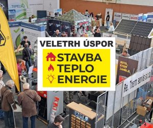Pohled na Veletrh úspor STAVBA–TEPLO–ENERGIE s expozicemi firem, technologiemi pro vytápění a energetické úspory a centrálním logem akce.