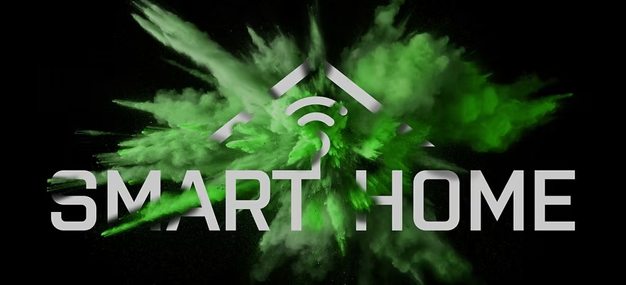 Logo Smart Home s ikonou domu a Wi-Fi signálem na zeleném pozadí
